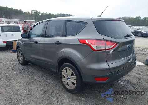2013 Ford Escape S z USA, uszkodzony, nr VIN 1FMCU0F71DUD75539